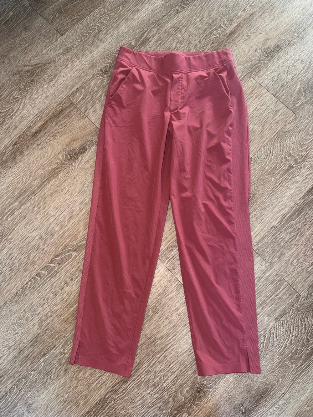 Athleta Brooklyn heights Dusky Rose Cropped Pull-On Joggers size 4 athletic